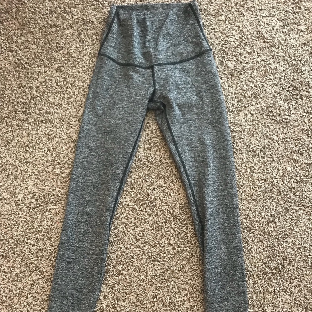 Grey Wunder Under Lululemon Leggings